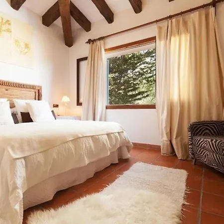 In Mancor De La Vall Mit Terrasse Und Garten Und Bergblick Holiday home